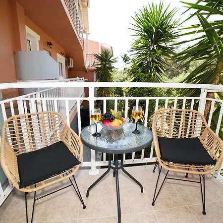 Мини-отель Angels Pool And