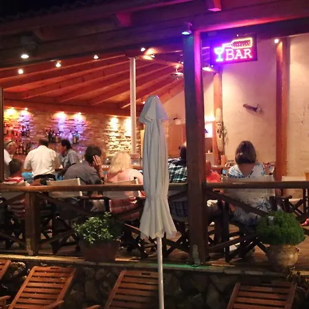 Angels Pool And 2* 팔레오카스트리차