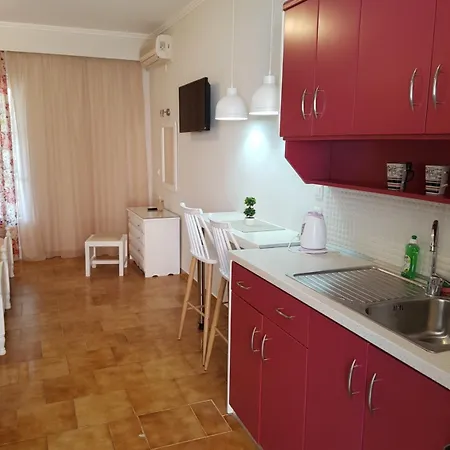 여관 Angels Pool And 팔레오카스트리차