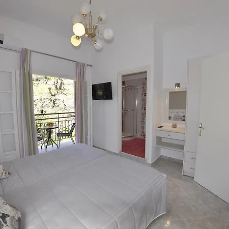 Angels Pool And 2* 팔레오카스트리차