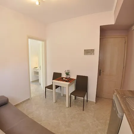 여관 Angels Pool And 2*