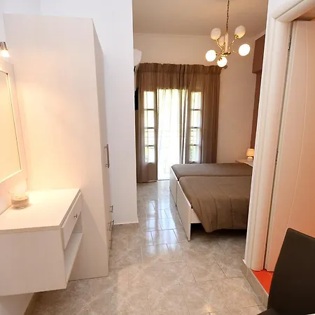 여관 Angels Pool And