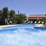Angels Pool And 2* 팔레오카스트리차